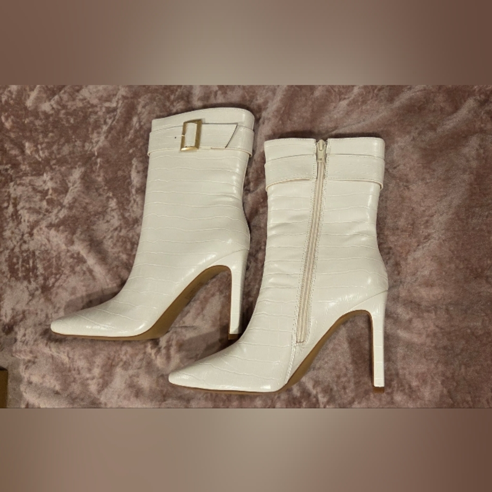 Journee Boots
